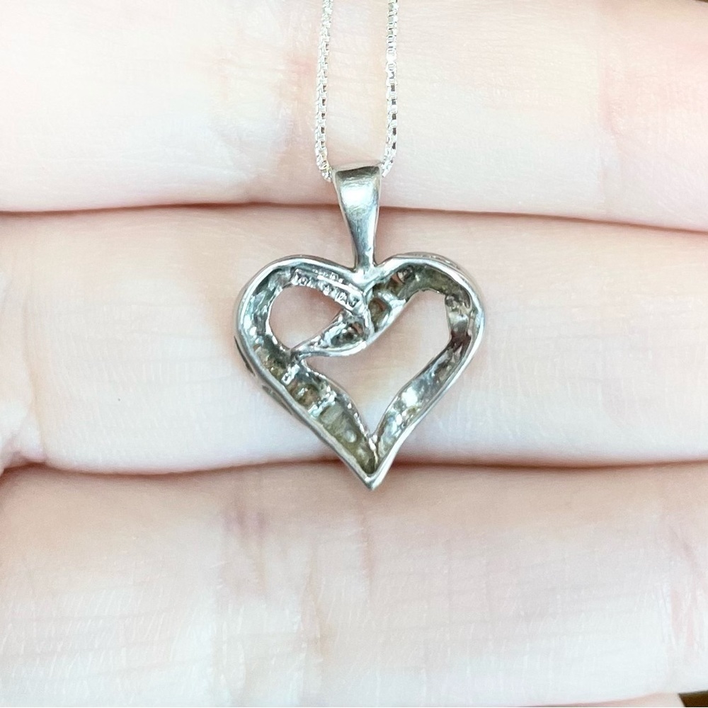 10k Diamond paved 0.15 carat solid white gold open heart eternity pendan… - Picture 6 of 9